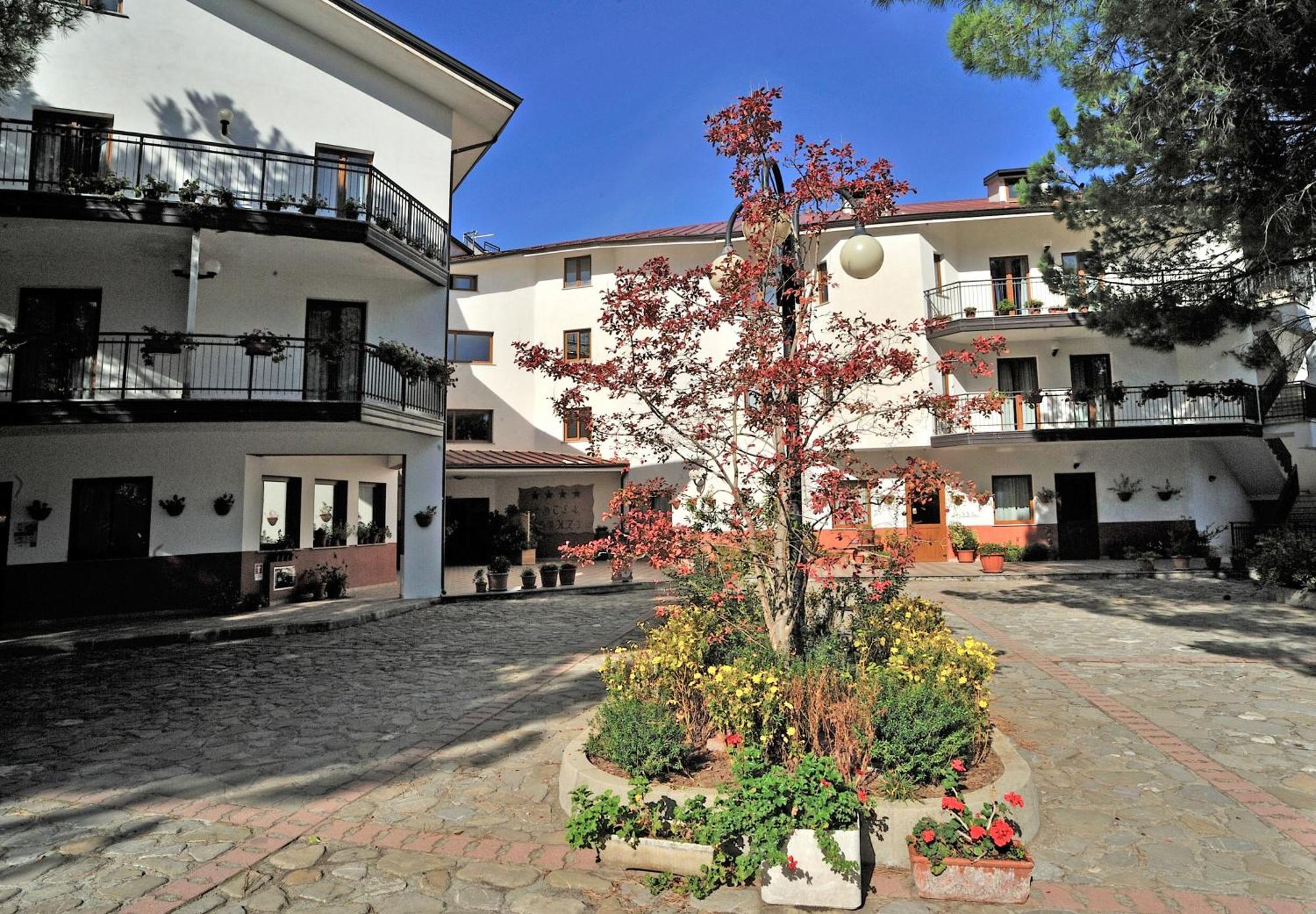 Hotel Bisanzio Resort Rossano Bagian luar foto